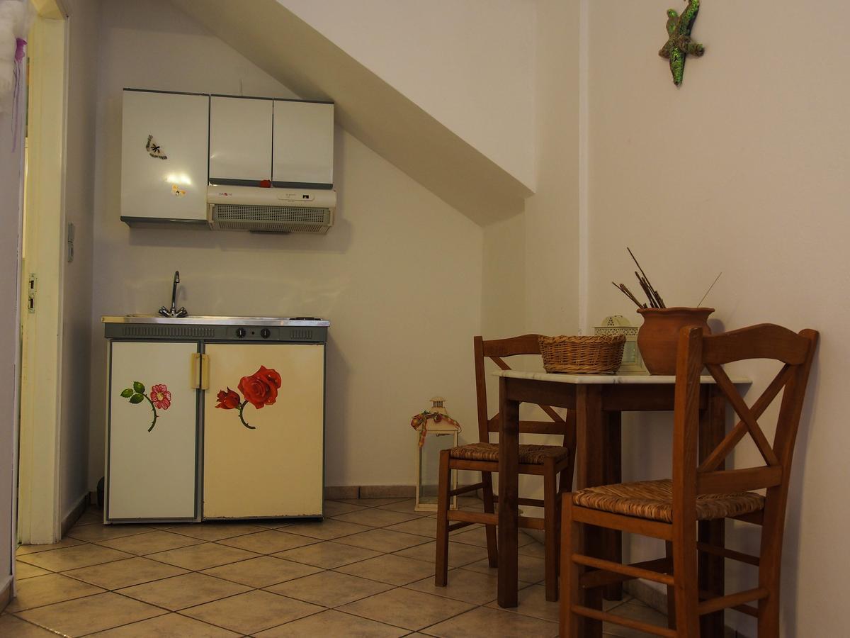 Manos Apartments Megas Gialos - Nites Exterior photo