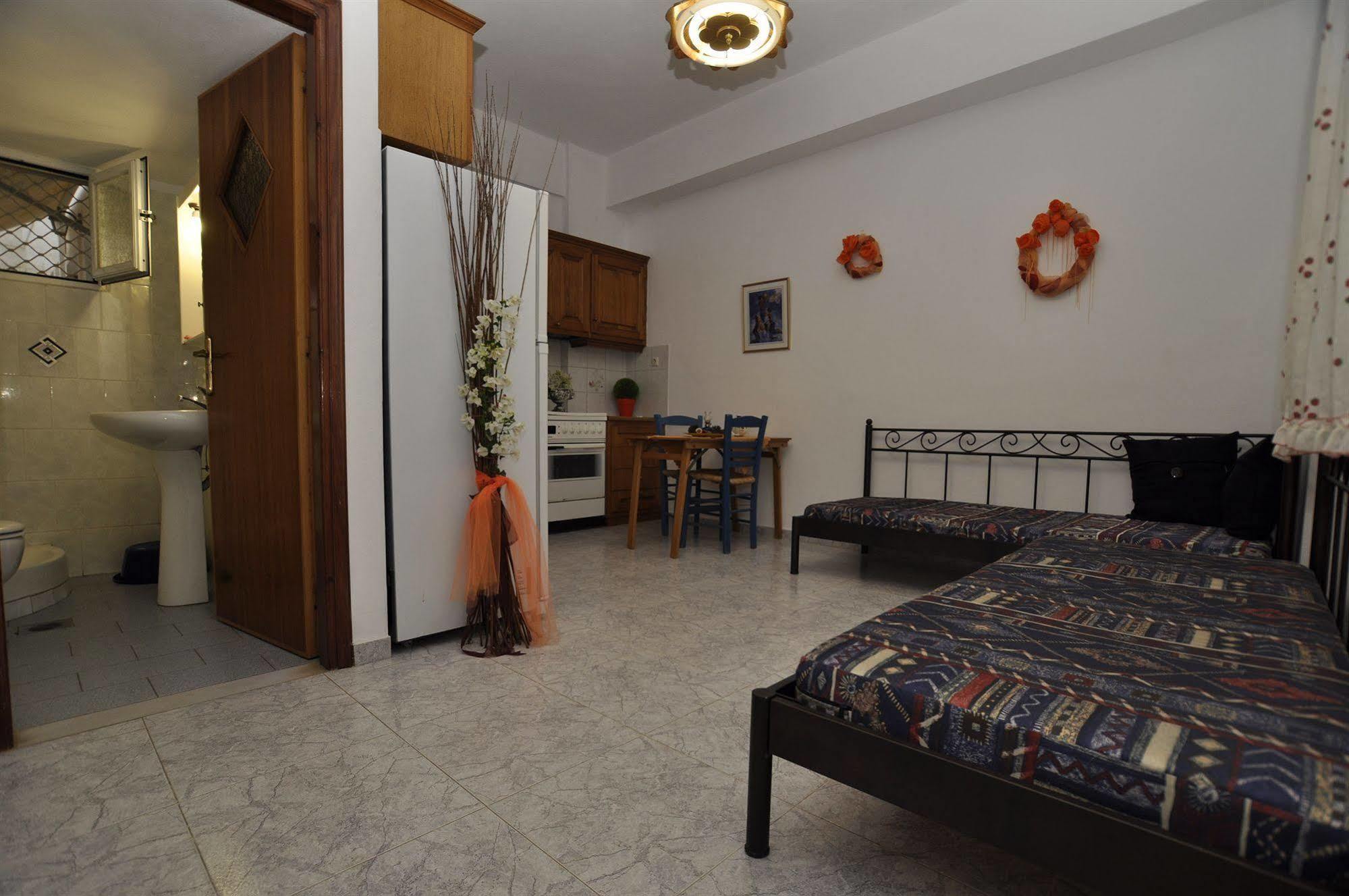 Manos Apartments Megas Gialos - Nites Exterior photo